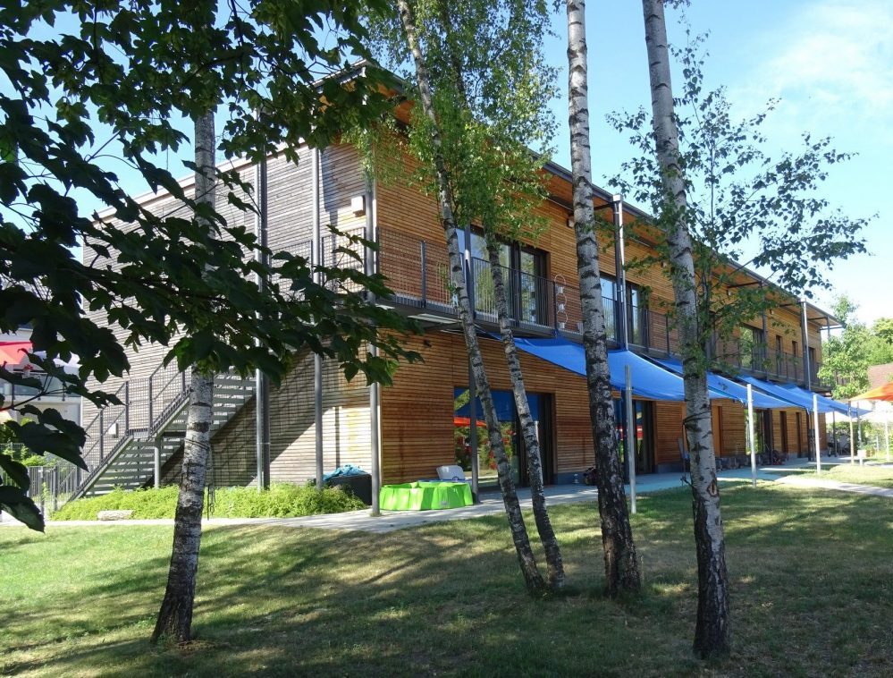 Außenansicht des Kindergartens in der Alleestraße Freising